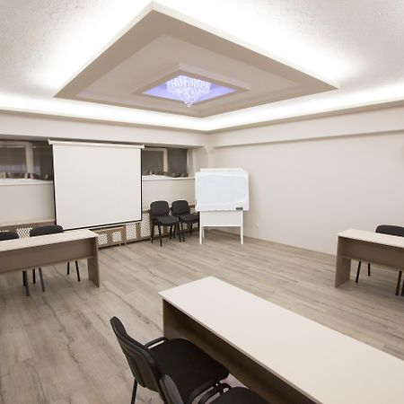 Jumbo Hotel Chisinau Luaran gambar
