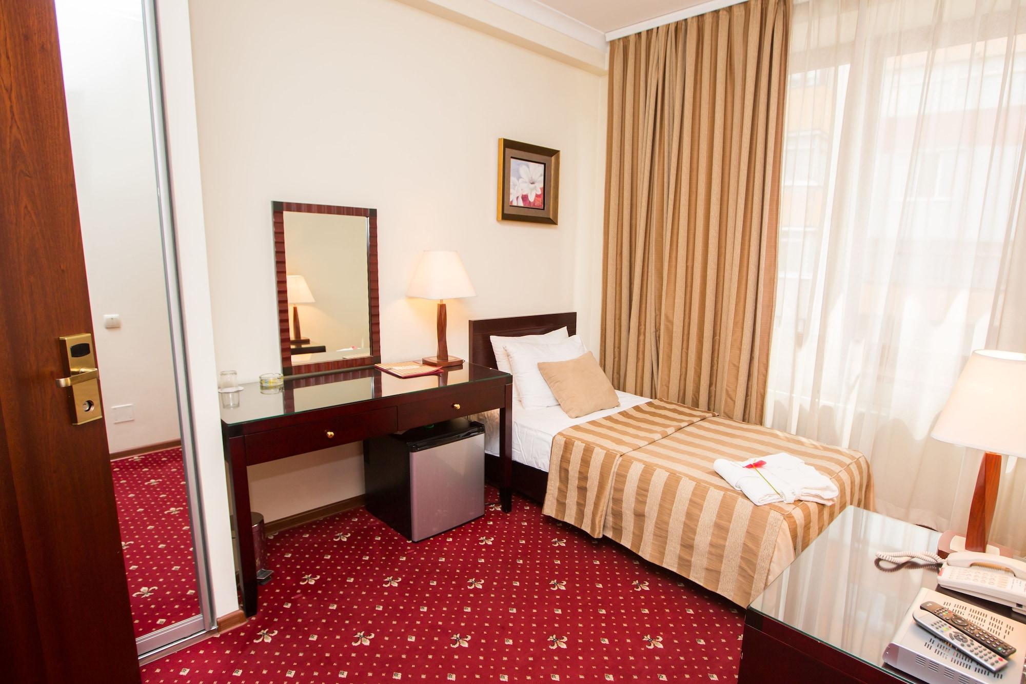 Jumbo Hotel Chisinau Luaran gambar