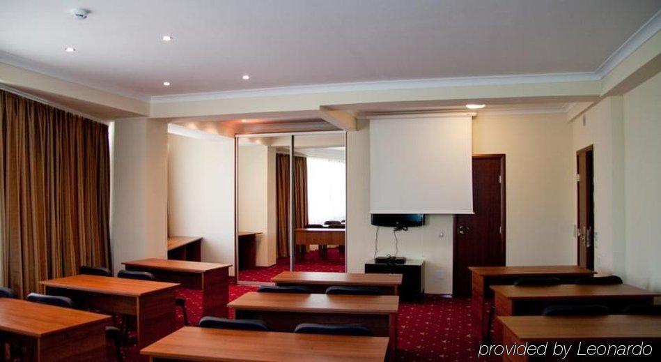 Jumbo Hotel Chisinau Luaran gambar