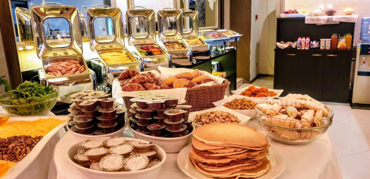 Jumbo Hotel Chisinau Luaran gambar